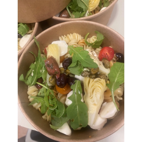 Salade composée de pâtes vegetarienne
